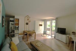 Picture of listing #330428165. Appartment for sale in Issy-les-Moulineaux