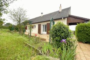 Picture of listing #330432295. House for sale in Le Breil-sur-Mérize