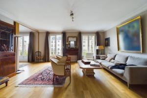 Picture of listing #330432318. Appartment for sale in Paris