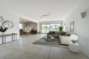 Picture of listing #330434437. Appartment for sale in Biarritz