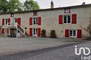 Photo de l'annonce nº 330444198. Maison à vendre sur Lussac-les-Châteaux