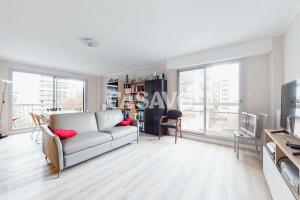 Picture of listing #330451755. Appartment for sale in Paris