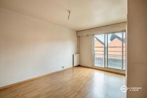 Picture of listing #330451791. Appartment for sale in Paris