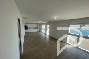 Thumbnail of property #330454111. Click for details