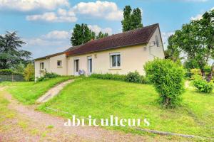 Picture of listing #330461886. House for sale in Savigné-sur-Lathan