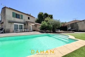 Picture of listing #330473615. House for sale in Marseille