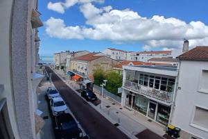 Picture of listing #330485741. Appartment for sale in Royan