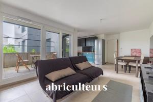 Picture of listing #330548487. Appartment for sale in Aubervilliers