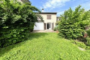 Picture of listing #330563506. House for sale in Les Clayes-sous-Bois