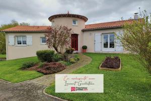 Picture of listing #330569173. House for sale in Saint-Laurent-sur-Sèvre