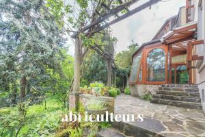 Picture of listing #330569682. House for sale in Sèvres