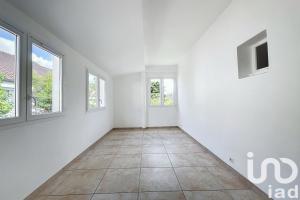 Thumbnail of property #330570933. Click for details