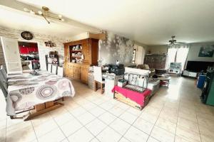 Thumbnail of property #330584054. Click for details