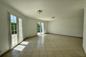 Thumbnail of property #330585863. Click for details