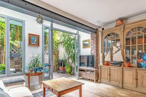 Picture of listing #330591982. House for sale in Levallois-Perret