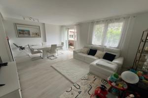 Picture of listing #330595362. Appartment for sale in Romainville