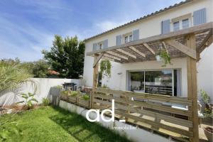 Picture of listing #330606842. House for sale in La Rochelle