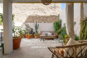 Picture of listing #330606905. House for sale in Marseille