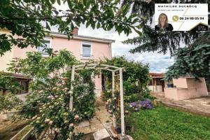 Picture of listing #330608629. House for sale in Clermont-Ferrand