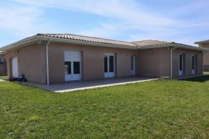 Picture of listing #330608645. House for sale in Lesparre-Médoc