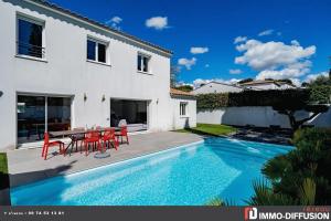 Picture of listing #330619422. House for sale in Marseille