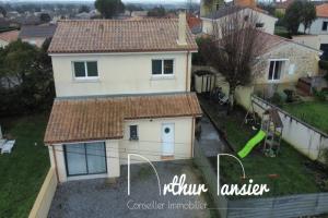 Picture of listing #330629621. House for sale in Saint-André-de-Cubzac