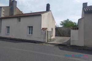 Picture of listing #330629896. House for sale in Montmorillon