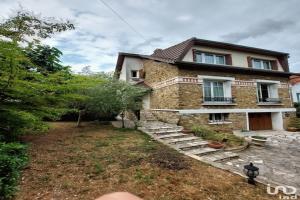 Picture of listing #330638444. House for sale in Villeneuve-le-Roi