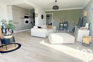 Picture of listing #330640933. Appartment for sale in Bandol