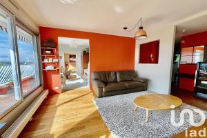 Picture of listing #330644502. Appartment for sale in Rueil-Malmaison