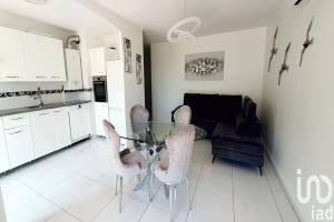 Picture of listing #330650972. Appartment for sale in Marseille