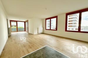 Picture of listing #330688021. Appartment for sale in Saint-Denis