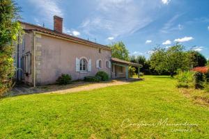 Picture of listing #330696075. House for sale in Foussais-Payré