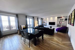 Picture of listing #330698595. Appartment for sale in Paris