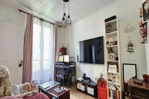 Picture of listing #330703078. Appartment for sale in Paris