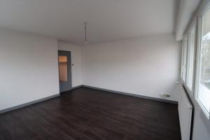 Thumbnail of property #330705080. Click for details