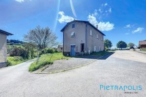 Picture of listing #330705501. House for sale in Villechenève