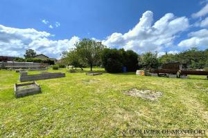 Thumbnail of property #330739107. Click for details
