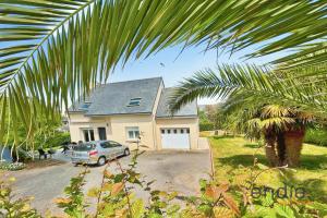 Picture of listing #330748047. House for sale in Saint-Évarzec