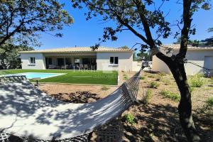 Picture of listing #330748795. House for sale in Uzès