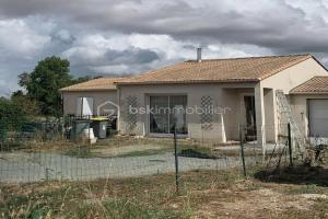 Picture of listing #330750856. House for sale in Prin-Deyrançon