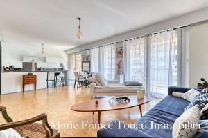 Picture of listing #330765974. Appartment for sale in Marseille