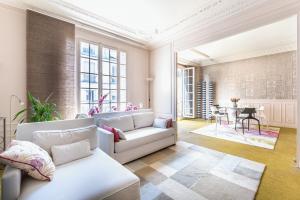 Picture of listing #330768486. Appartment for sale in Paris