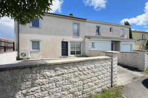 Picture of listing #330772023. House for sale in Ludon-Médoc