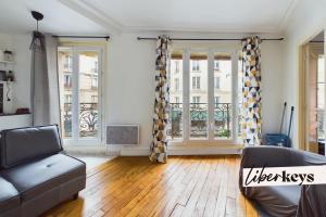 Picture of listing #330787681. Appartment for sale in Paris