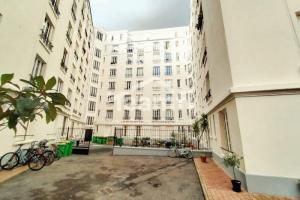 Picture of listing #330798184. Appartment for sale in Paris
