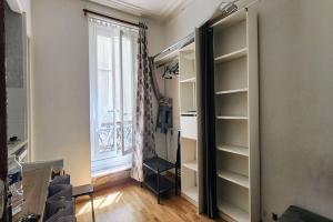 Picture of listing #330798976. Appartment for sale in Paris