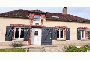 Picture of listing #330799080. House for sale in La Celle-Saint-Cyr
