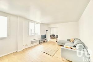 Picture of listing #330809233. Appartment for sale in Paris