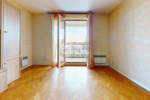 Picture of listing #330819857. Appartment for sale in Villeurbanne